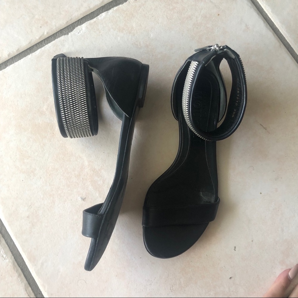 Alexander McQueen Flat Zipper Sandals 35.5 - Fits like a 6